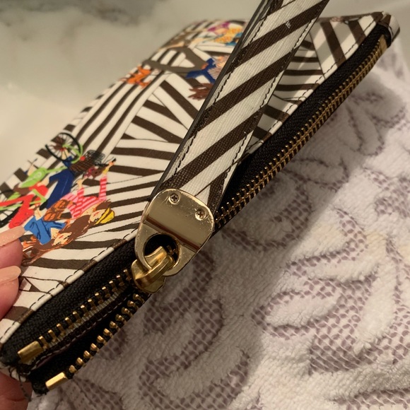 Henri Bendel wristlet bag - Picture 16 of 16